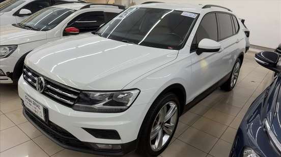 VOLKSWAGEN-TIGUAN-2018