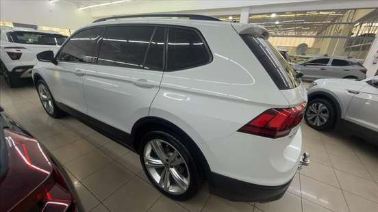 VOLKSWAGEN-TIGUAN-2018