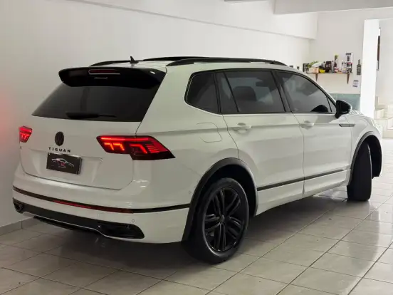 VOLKSWAGEN-TIGUAN-2.0 300 TSI GASOLINA ALLSPACE R-LINE AUTOMÁTICO VOLKSWAGEN-TIGUAN-2024