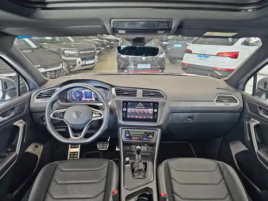 VOLKSWAGEN-TIGUAN-2024