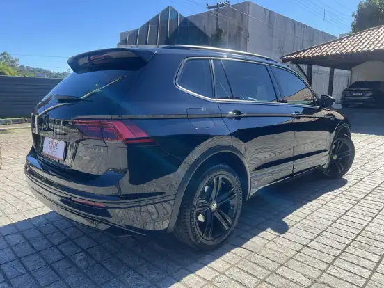 VOLKSWAGEN-TIGUAN-2021