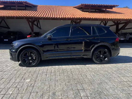 VOLKSWAGEN-TIGUAN-2021
