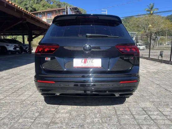 VOLKSWAGEN-TIGUAN-2021