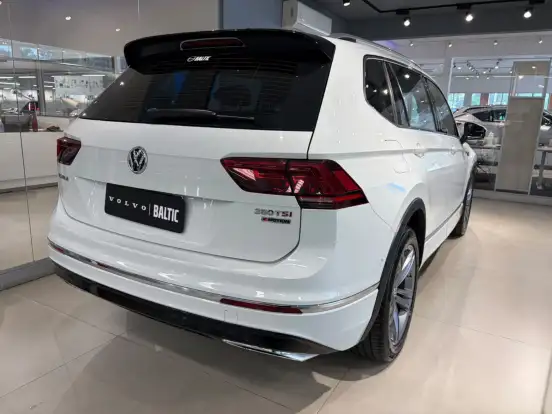 VOLKSWAGEN-TIGUAN-2018