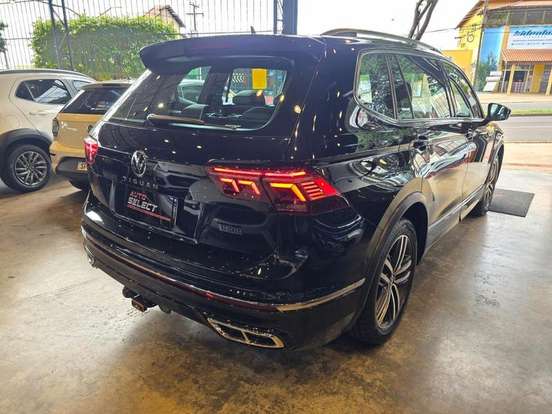 VOLKSWAGEN-TIGUAN-2023