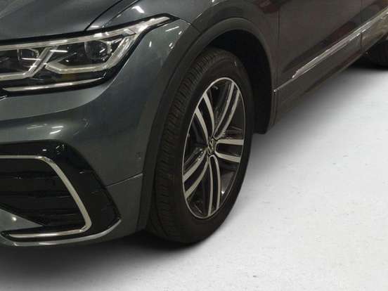 VOLKSWAGEN-TIGUAN-2023