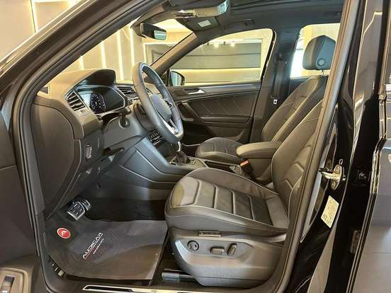 VOLKSWAGEN-TIGUAN-2.0 300 TSI GASOLINA ALLSPACE R-LINE AUTOMÁTICO VOLKSWAGEN-TIGUAN-2024