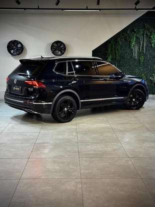 VOLKSWAGEN-TIGUAN-2019