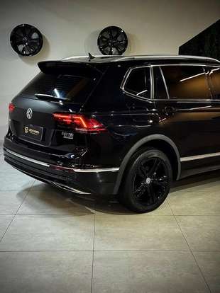 VOLKSWAGEN-TIGUAN-2019