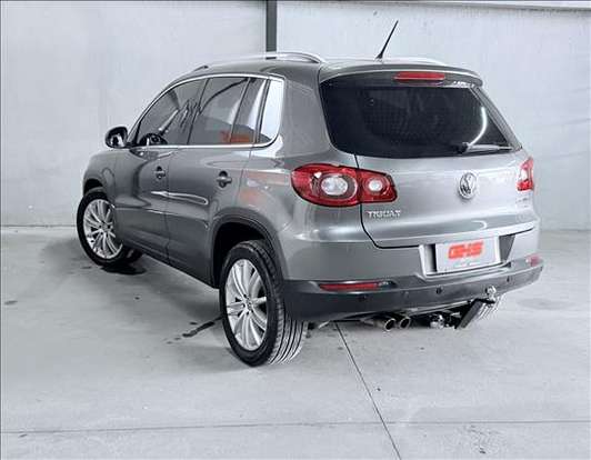 VOLKSWAGEN-TIGUAN-2011