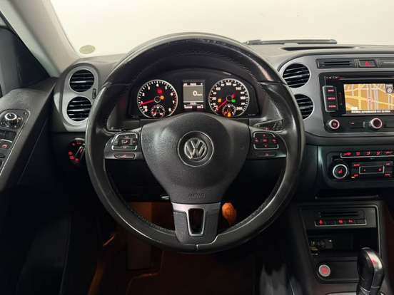 VOLKSWAGEN-TIGUAN-2.0 TSI R-LINE 16V TURBO GASOLINA 4P TIPTRONIC VOLKSWAGEN-TIGUAN-2014