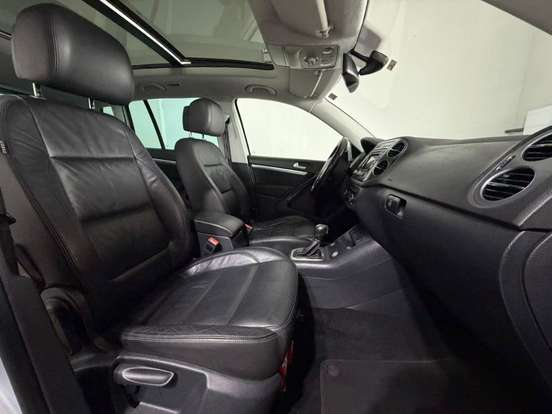VOLKSWAGEN-TIGUAN-2.0 TSI R-LINE 16V TURBO GASOLINA 4P TIPTRONIC VOLKSWAGEN-TIGUAN-2014