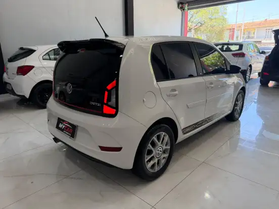 VOLKSWAGEN-UP-2019