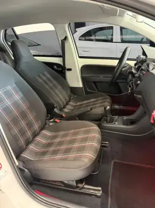 VOLKSWAGEN-UP-2019