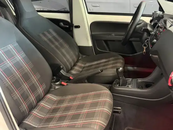 VOLKSWAGEN-UP-1.0 170 TSI TOTAL FLEX CONNECT 4P MANUAL VOLKSWAGEN-UP-2019