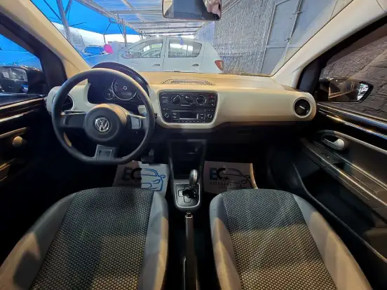 VOLKSWAGEN-UP-2015