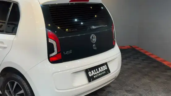 VOLKSWAGEN-UP-2015