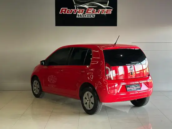 VOLKSWAGEN-UP-2015