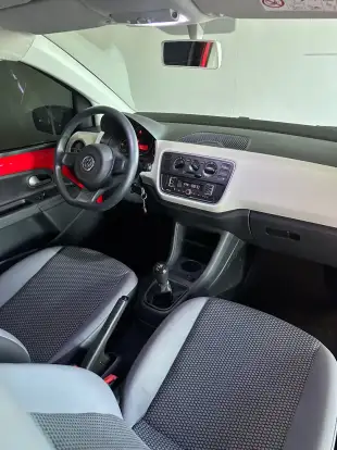 VOLKSWAGEN-UP-2015