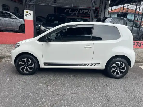 VOLKSWAGEN-UP-2014