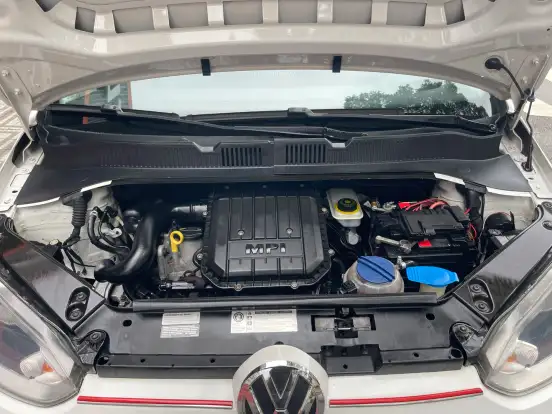VOLKSWAGEN-UP-2014