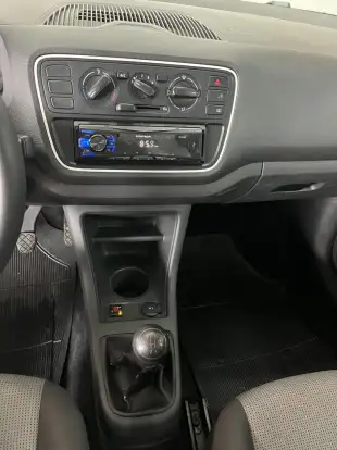 VOLKSWAGEN-UP-2017