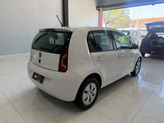 VOLKSWAGEN-UP-2015