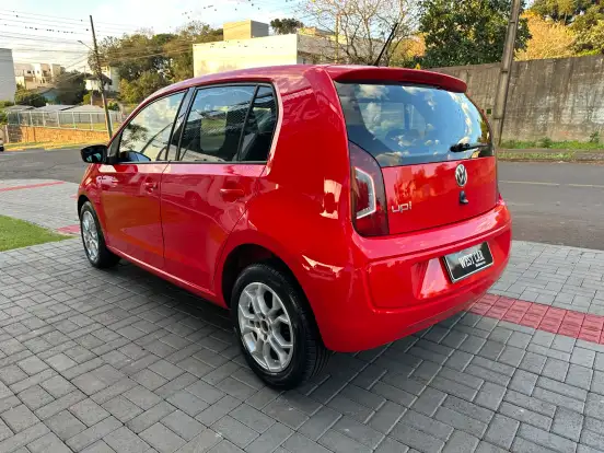 VOLKSWAGEN-UP-2015