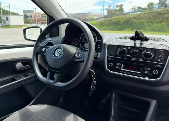 VOLKSWAGEN-UP-2019