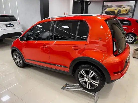 VOLKSWAGEN-UP-2018