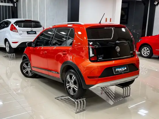 VOLKSWAGEN-UP-2018