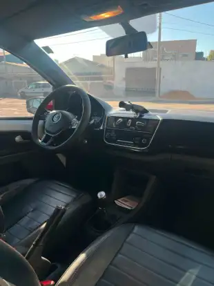 VOLKSWAGEN-UP-2018