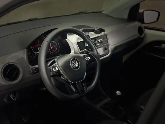 VOLKSWAGEN-UP-2018