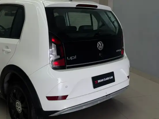 VOLKSWAGEN-UP-2018
