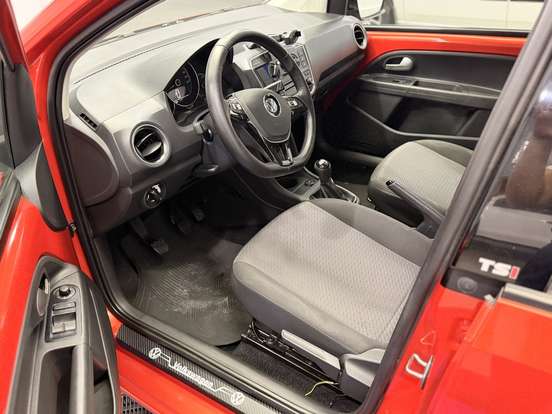VOLKSWAGEN-UP-1.0 MPI MOVE UP 12V FLEX 4P MANUAL VOLKSWAGEN-UP-2017