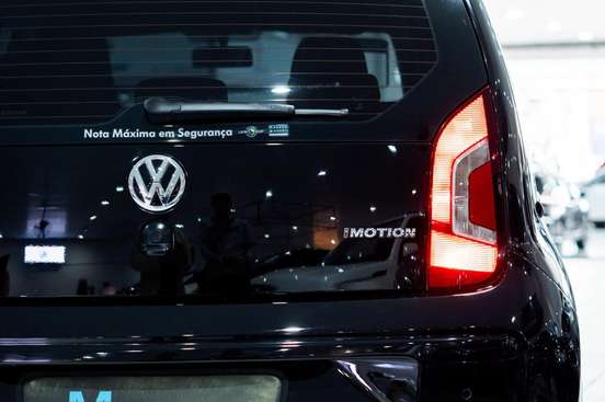 VOLKSWAGEN-UP-1.0 MPI RBW 12V FLEX 4P AUTOMATIZADO VOLKSWAGEN-UP-2014