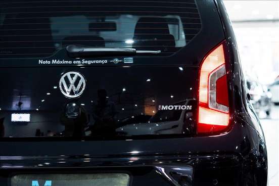 VOLKSWAGEN-UP-2014