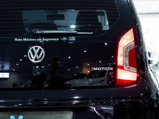 VOLKSWAGEN-UP-1.0 MPI RBW 12V FLEX 4P AUTOMATIZADO VOLKSWAGEN-UP-2014