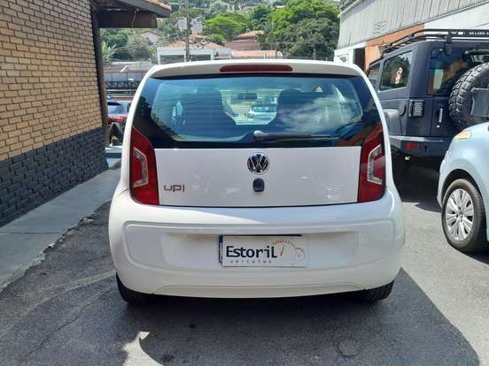 VOLKSWAGEN-UP-2015
