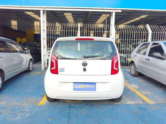 VOLKSWAGEN-UP-2015