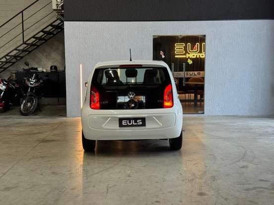 VOLKSWAGEN-UP-2015