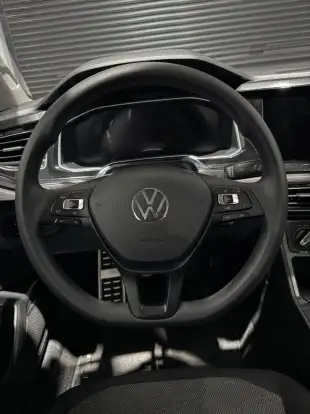 VOLKSWAGEN-VIRTUS-2025