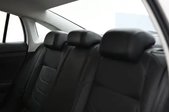 VOLKSWAGEN-VIRTUS-2023