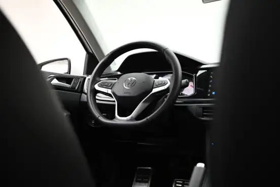 VOLKSWAGEN-VIRTUS-2023