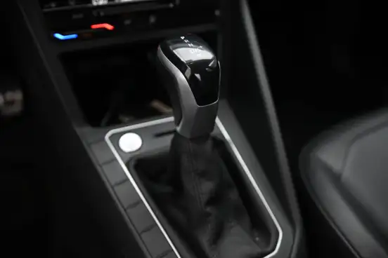 VOLKSWAGEN-VIRTUS-2023