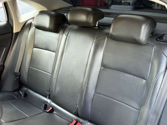 VOLKSWAGEN-VIRTUS-1.0 200 TSI COMFORTLINE AUTOMÁTICO VOLKSWAGEN-VIRTUS-2023
