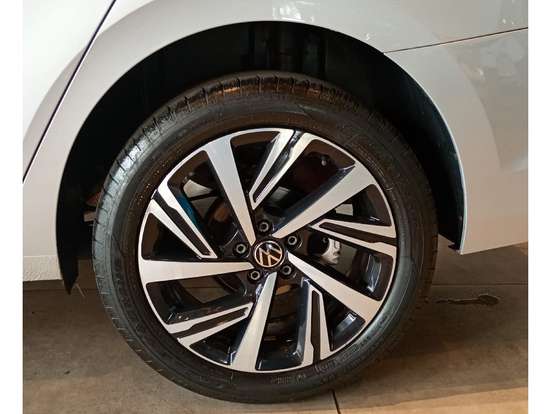 VOLKSWAGEN-VIRTUS-2023