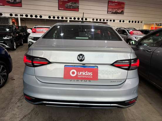 VOLKSWAGEN-VIRTUS-2023