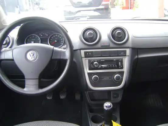 VOLKSWAGEN-VOYAGE-1.0 MI 8V FLEX 4P MANUAL VOLKSWAGEN-VOYAGE-2012