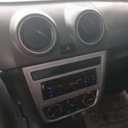VOLKSWAGEN-VOYAGE-2015